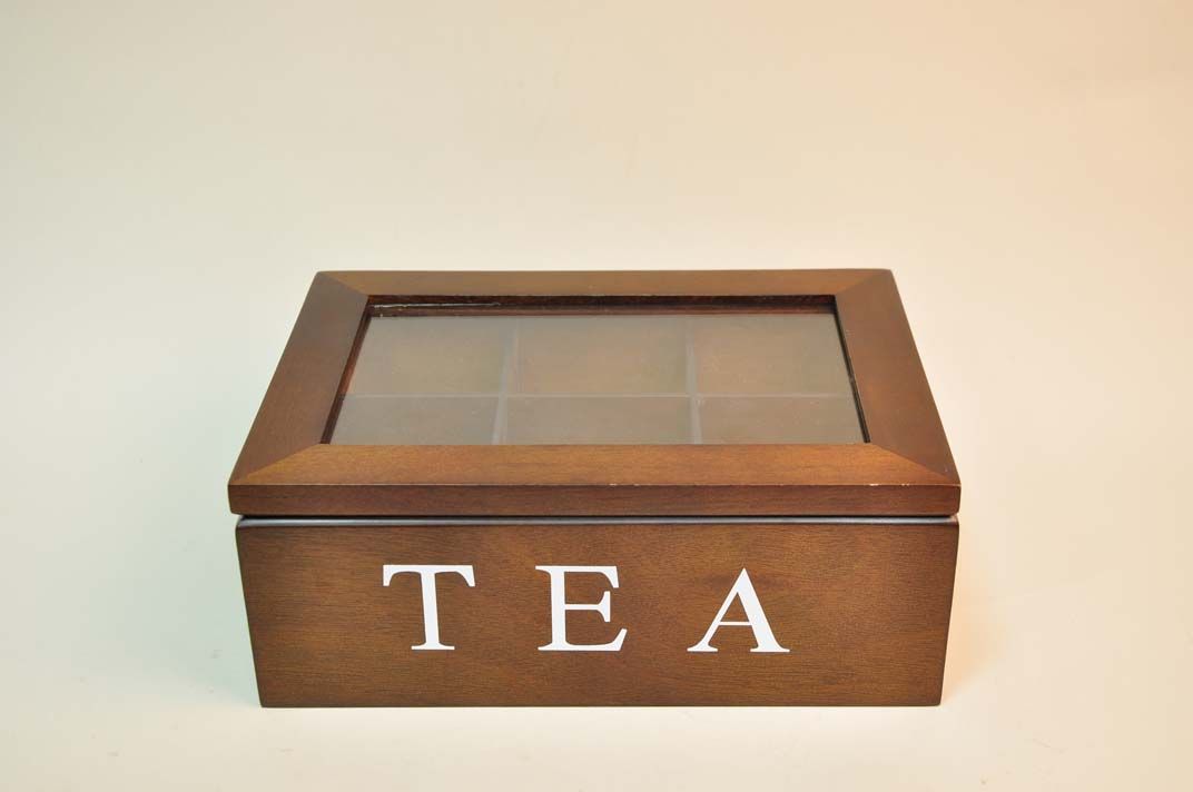 Чай в подарочной коробке